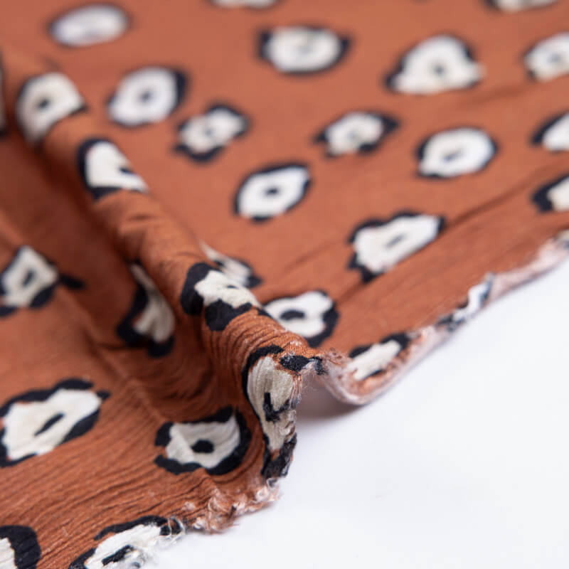 Étoffe crinckle 100% viscose – Jaguar marron