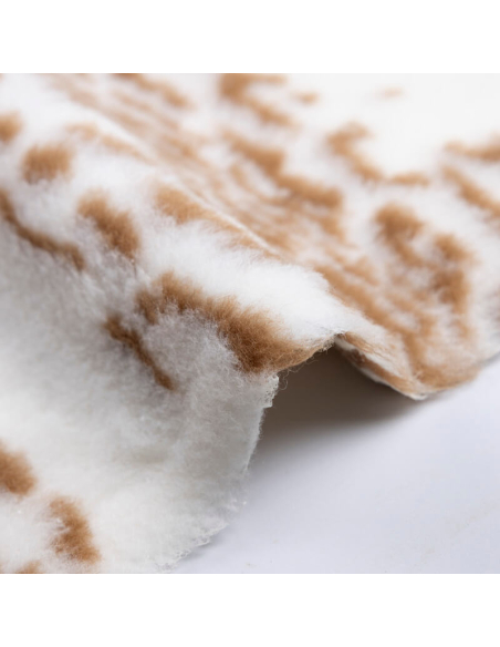Fausse fourrure mouton (Sherpa) – Animalier camel sur fond écru