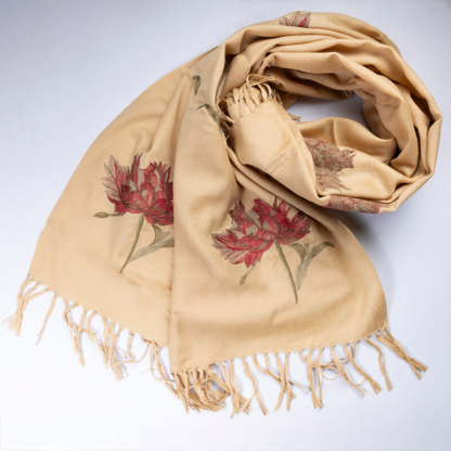 Étole 100% laine brodée – Fleurs prunes sur fond beige