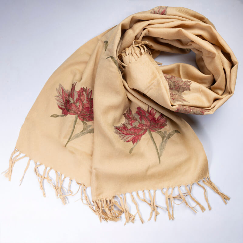 Étole 100% laine brodée – Fleurs prunes sur fond beige