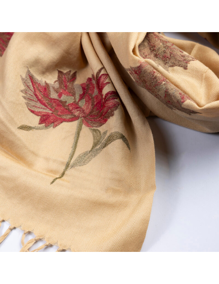 Étole 100% laine brodée – Fleurs prunes sur fond beige