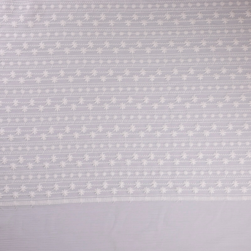 Mousseline crinckle brodée – Fleuri blanc optique
