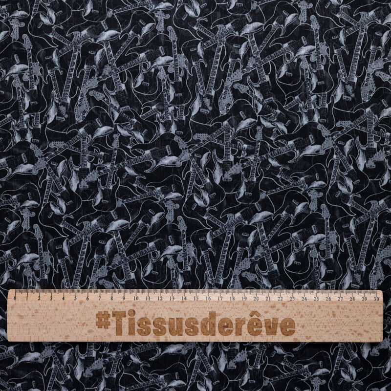 Mousseline crinkle – Guitares blanches fond noir