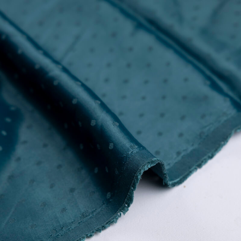 Satin jacquard 100% viscose – Pois et cœurs ton sur ton vert