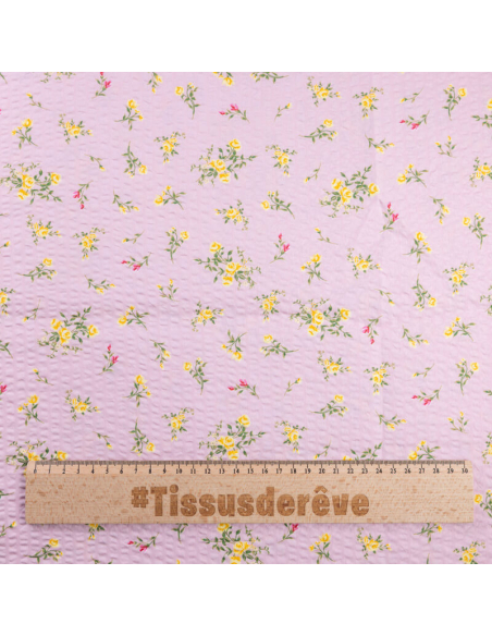 Seersucker 100% coton – Petites fleurs jaunes fond rose
