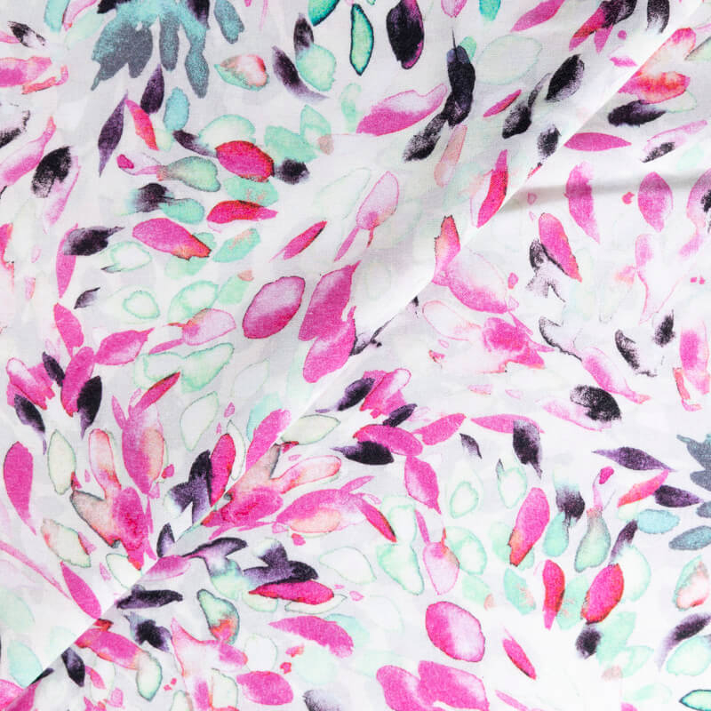 Étoffe 100% viscose – Pétales roses