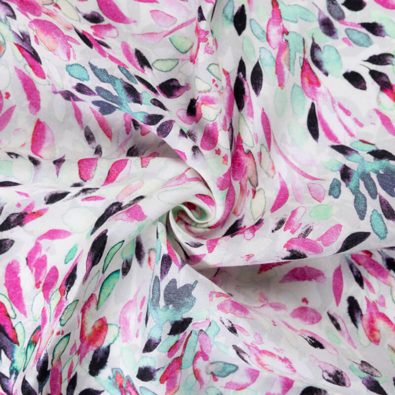 Étoffe 100% viscose – Pétales roses