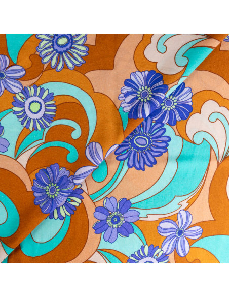 Étoffe 100% viscose – Fleurs violettes fond marron