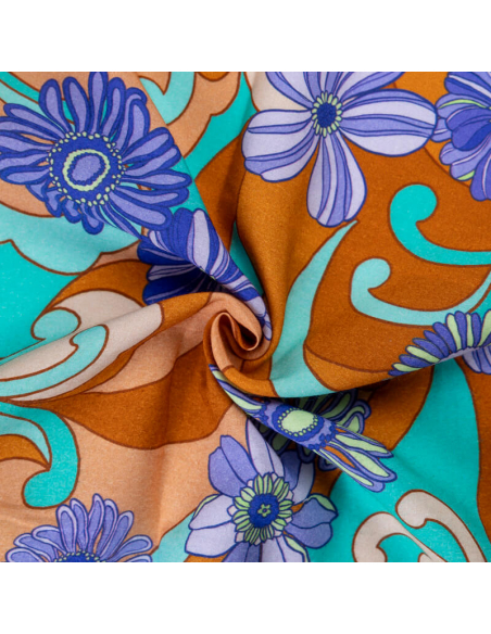 Étoffe 100% viscose – Fleurs violettes fond marron