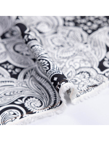 Étoffe 100% viscose – Cachemire noir & blanc
