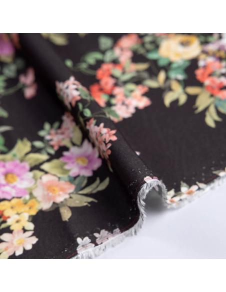 Étoffe 100% viscose – Bouquet champêtre fond noir