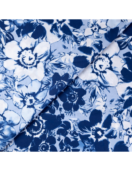 Popeline 100% coton – Fleurs aquarelle bleues