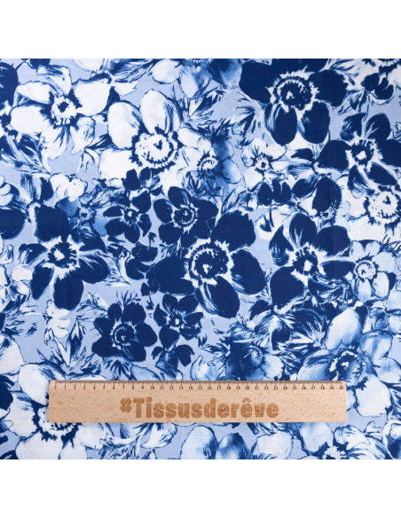 Popeline 100% coton – Fleurs aquarelle bleues