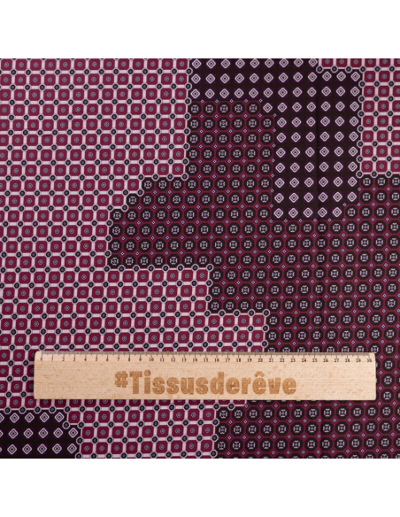 Popeline 100% coton – Patchwork géométrique bordeaux