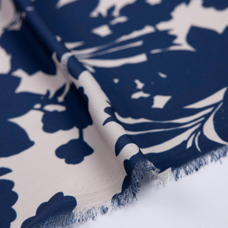 Crêpe imprimé - Fleurs bleu marine...