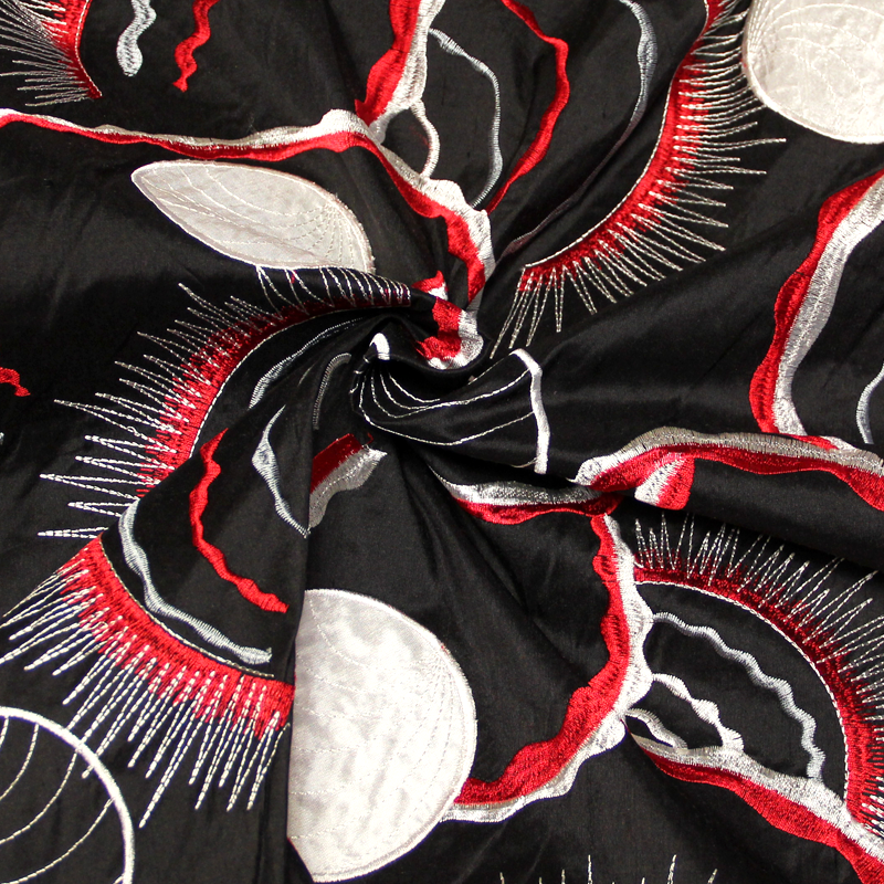 Soie sauvage 100% soie brodée - Motif blanc & rouge fond noir