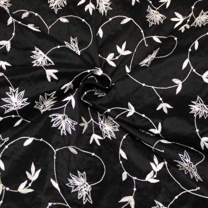 Soie sauvage 100% soie brodée - Fleuri blanc à sequin fond noir 2