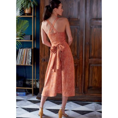 Patron McCall's 8105.A5 - Robes 2