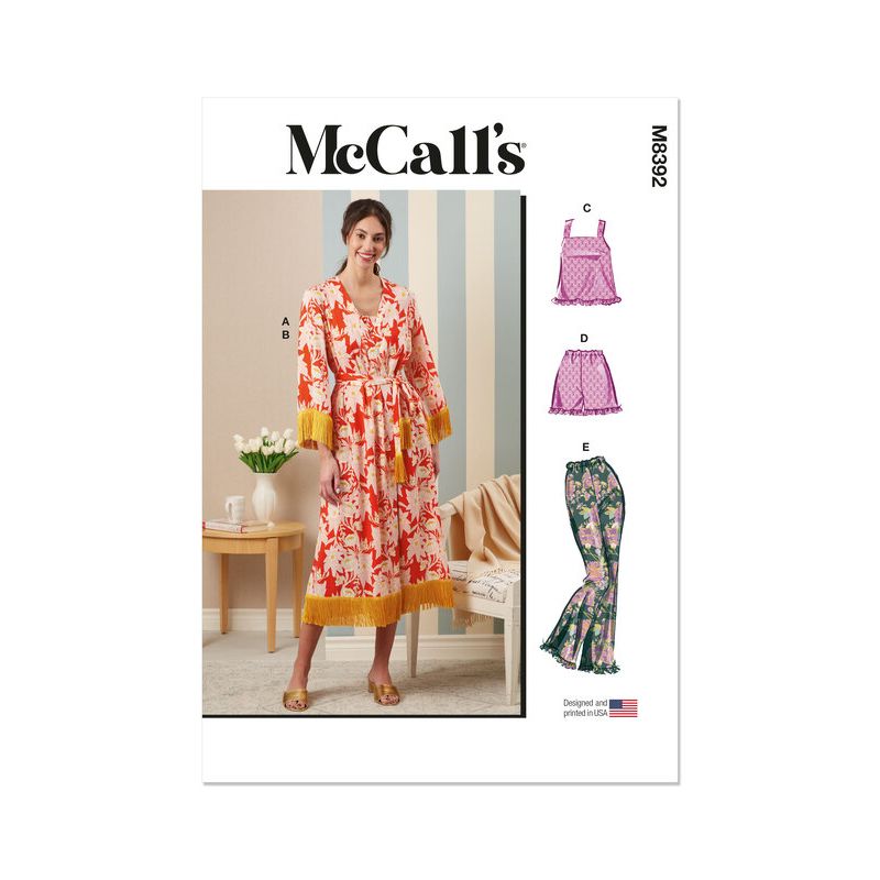 Patron McCall's 8392.Y5 - Vêtements de nuit