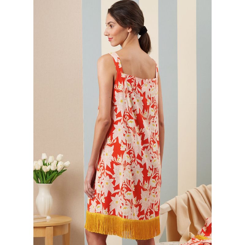 Patron McCall's 8392.Y5 - Vêtements de nuit
