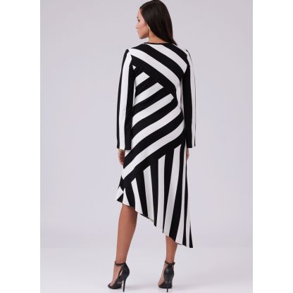 Patron McCall's 8448.Y5 - Robe 2