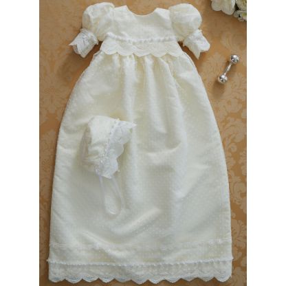 Patron McCall's 8460.A - Robe de baptême, barboteuse et bonnet 2