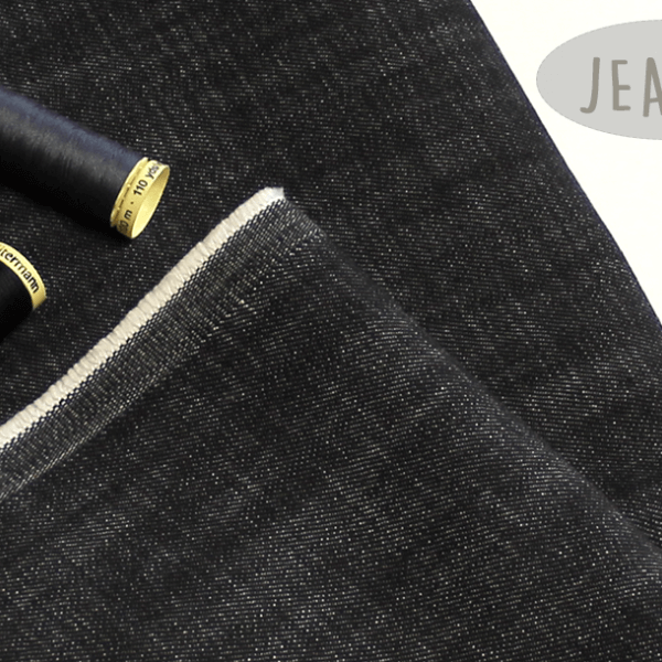 Le Jean : de vêtement de travail à indispensable de la mode